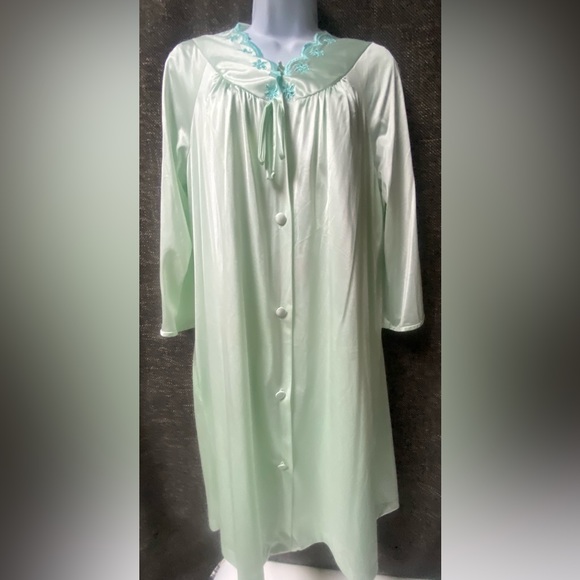 JC Penney Embroidered Gown Housecoat Set - Picture 9 of 16